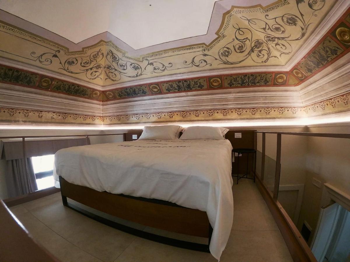 Palazzo Sul Corso-Charming Appartaments Brindisi Bagian luar foto